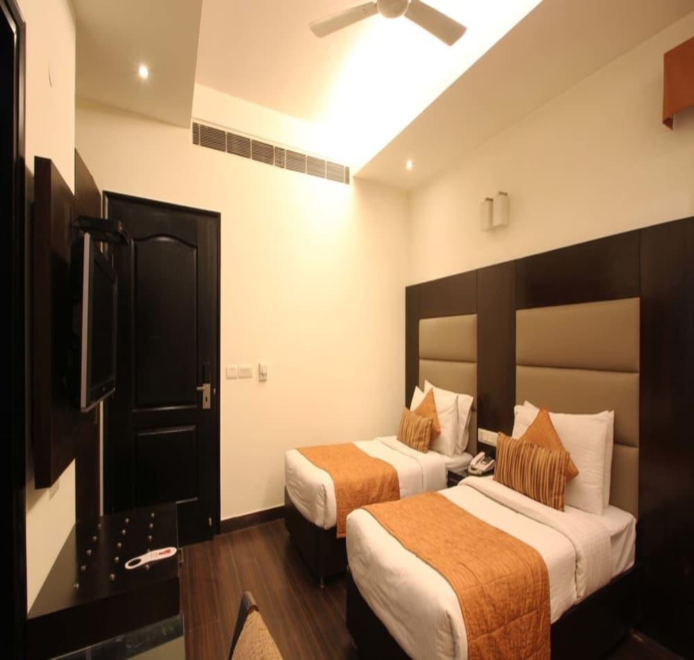 Jht Hotels Нью-Дели Экстерьер фото