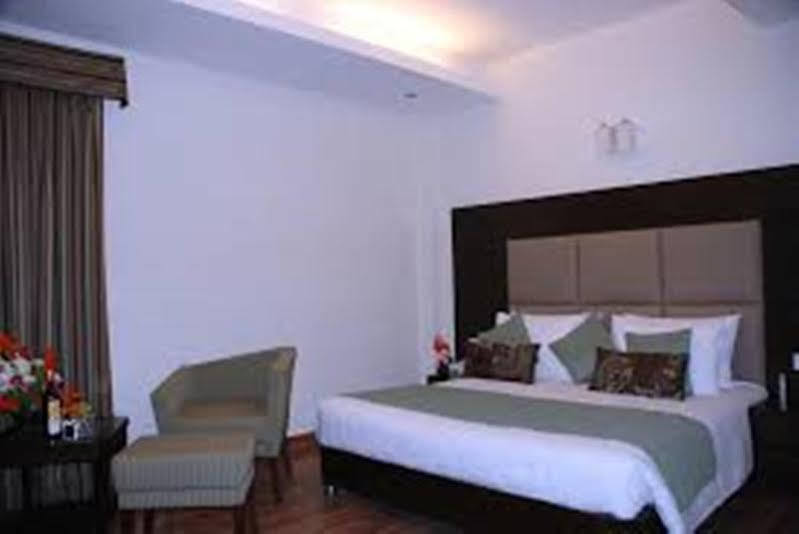 Jht Hotels Нью-Дели Экстерьер фото